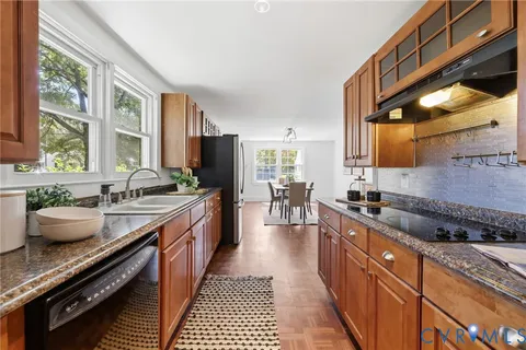 $329,950 | 323 Washington Avenue, Colonial Heights, VA 23834