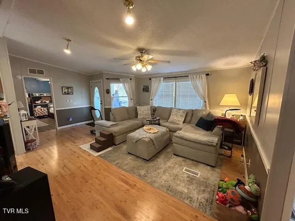 $184,999 | 7036 Bear Branch Road, Norton, VA 24273