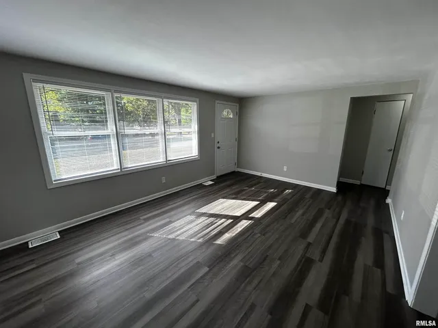 $1,199 | 2819 West Westport Road, Peoria, IL 61615