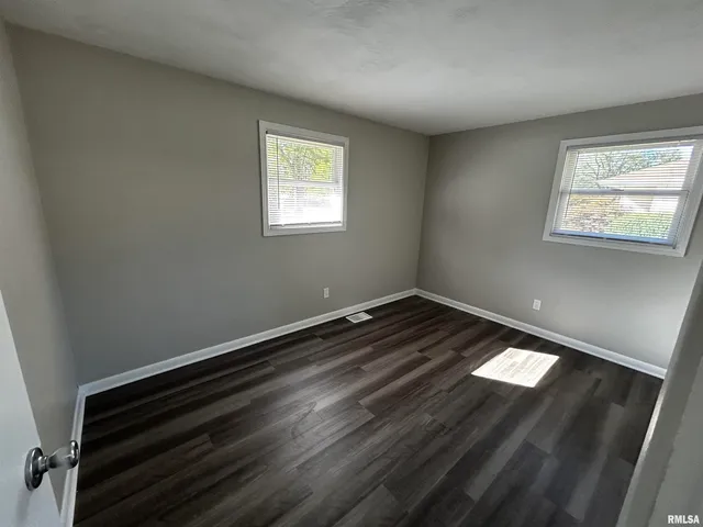 $1,199 | 2819 West Westport Road, Peoria, IL 61615