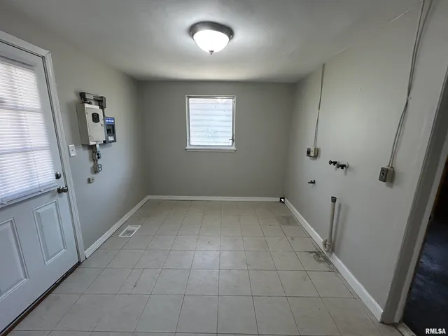 $1,199 | 2819 West Westport Road, Peoria, IL 61615