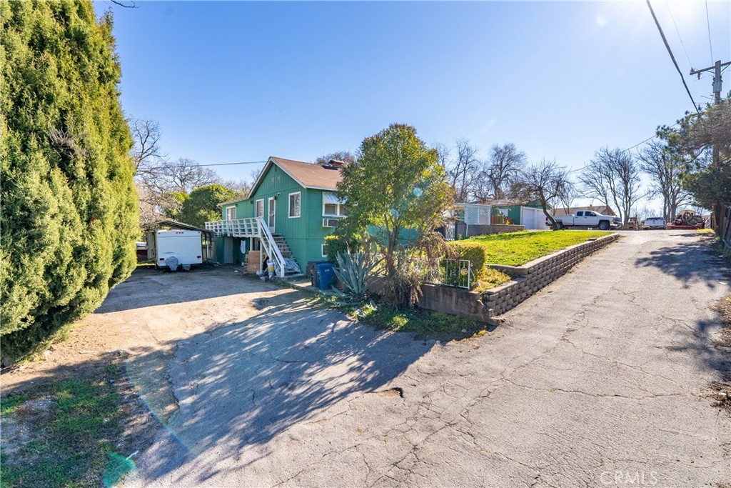 170 Pacific Avenue Paso Robles, CA 93446 - Photo 20 of 34 a view of a house with a yard