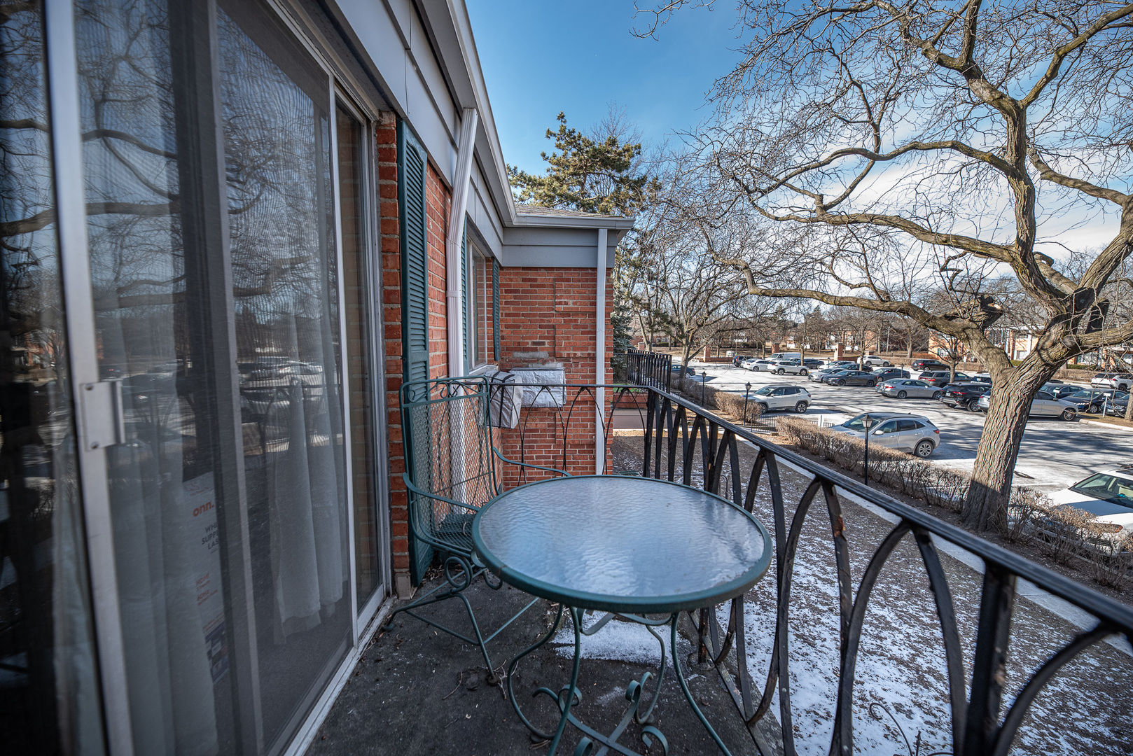 2411 South Goebbert Road, Unit 206 Arlington Heights, IL 60005 - Photo 3 of 33 Gallery Image 3