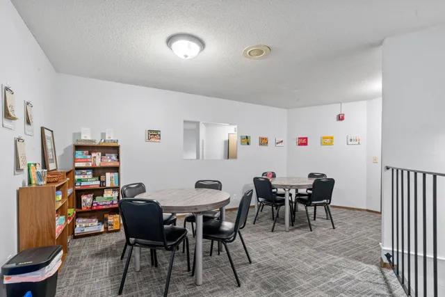 $159,900 | 135 Viking Drive East, Unit 321, Little Canada, MN 55117