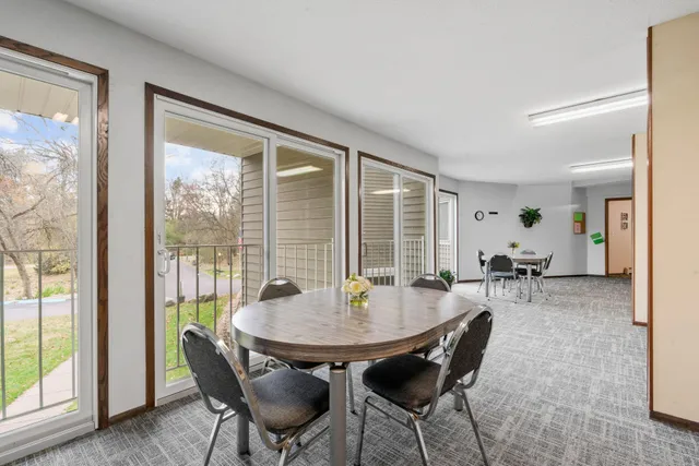 $159,900 | 135 Viking Drive East, Unit 321, Little Canada, MN 55117