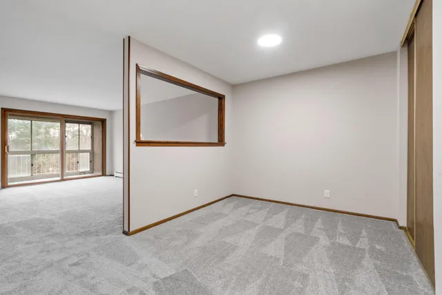 $159,900 | 135 Viking Drive East, Unit 321, Little Canada, MN 55117