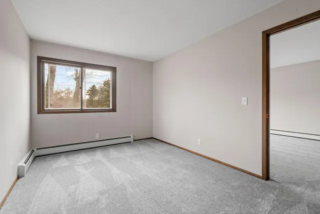 $159,900 | 135 Viking Drive East, Unit 321, Little Canada, MN 55117