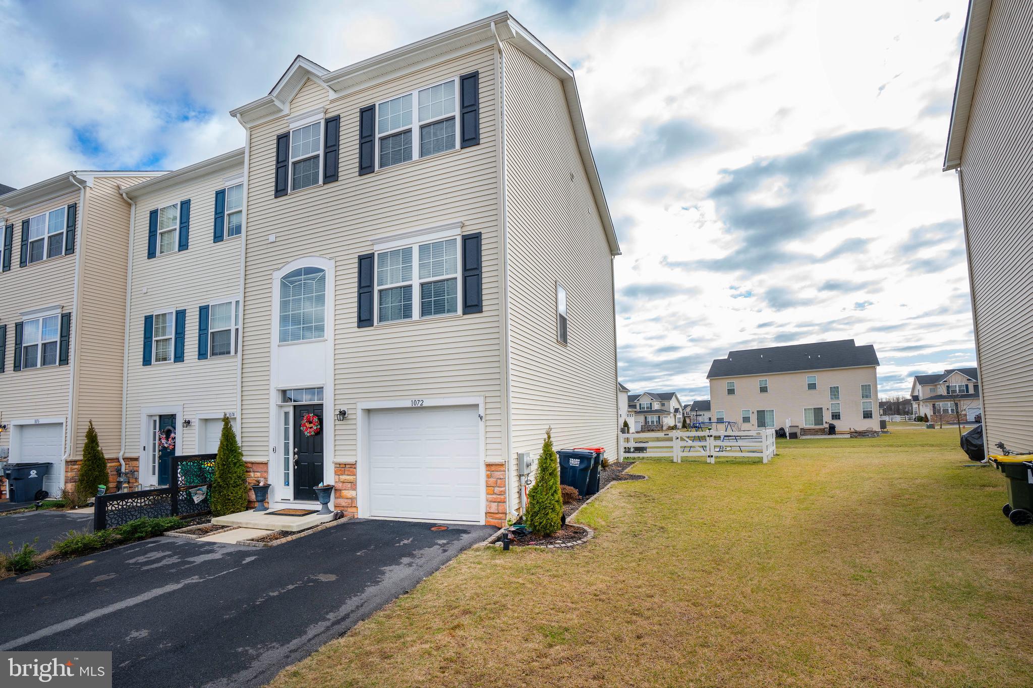 1072 Wickersham Way Middletown, DE 19709 - Photo 2 of 35