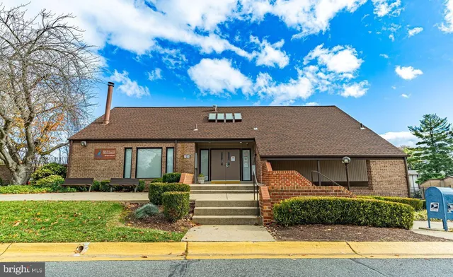 $219,900 | 10104 Little Pond Place, Unit 5, Montgomery Village, MD 20886