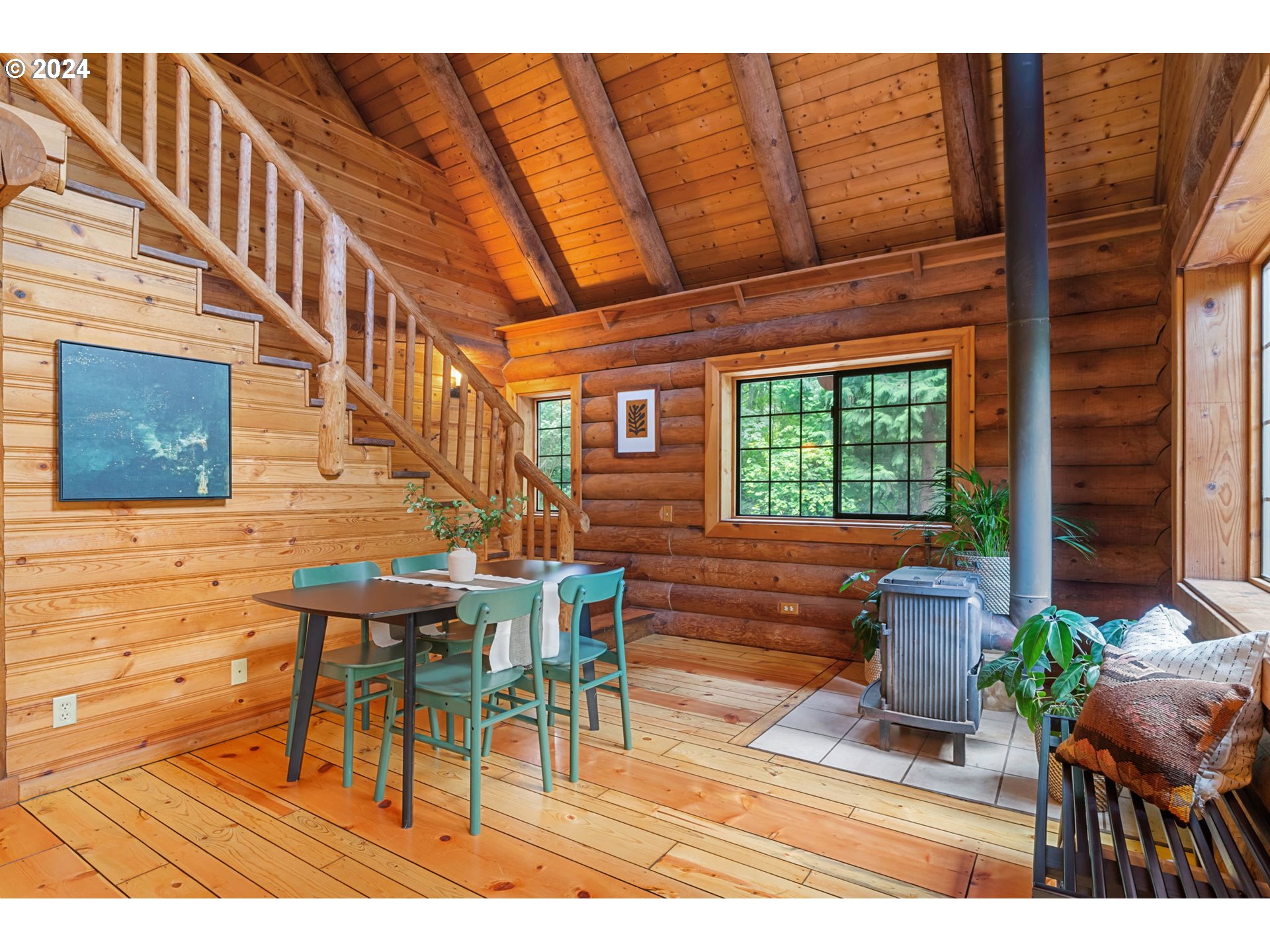 24271 South Newkirchner Road Oregon City, OR 97045 - Photo 10 of 41 a view of a patio with table and chairs