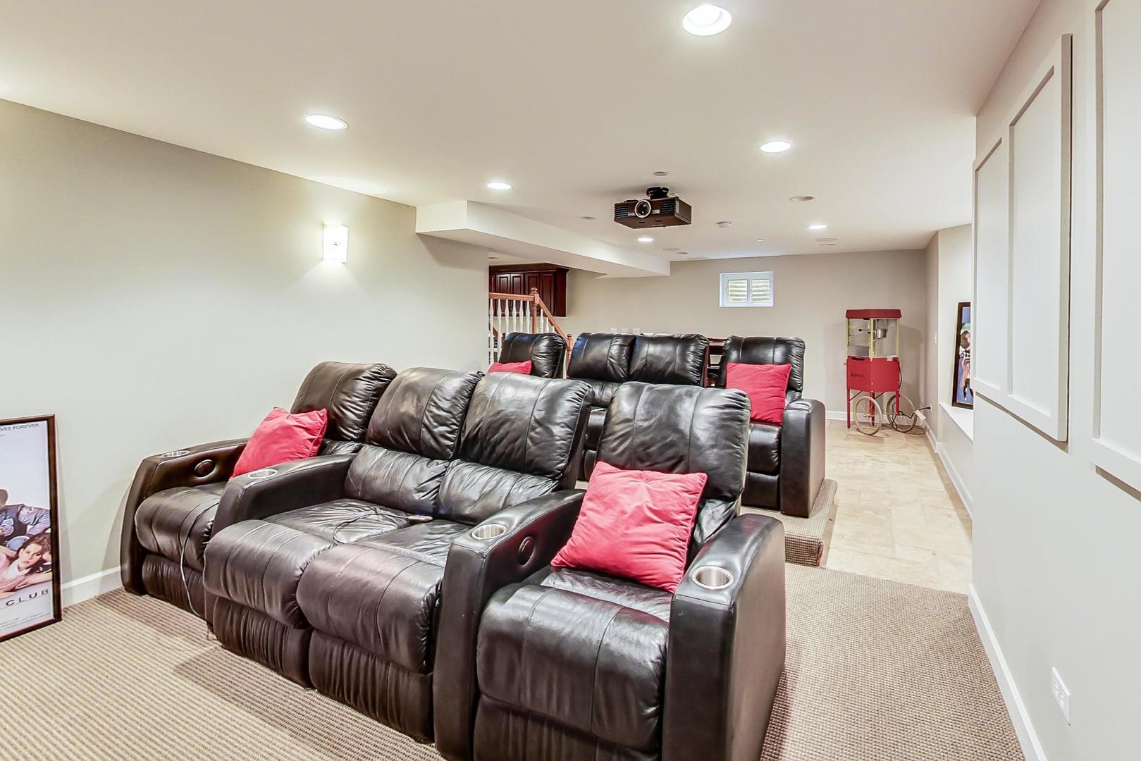 1387 Gettysburg Road Long Grove, IL 60047 - Photo 33 of 46 a living room with furniture and a couch