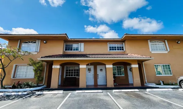 $375,000 | 7817 West 36th Avenue, Unit 204, Hialeah, FL 33018