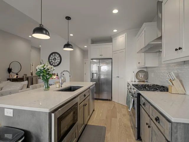 $462,900 | 807 Northeast Algonquin Street, Unit B, Lee's Summit, MO 64064