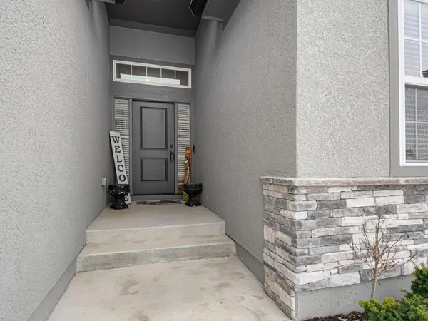$462,900 | 807 Northeast Algonquin Street, Unit B, Lee's Summit, MO 64064