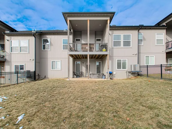 $462,900 | 807 Northeast Algonquin Street, Unit B, Lee's Summit, MO 64064