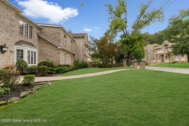 $2,599,000 | 314 Bertram Avenue | Huguenot