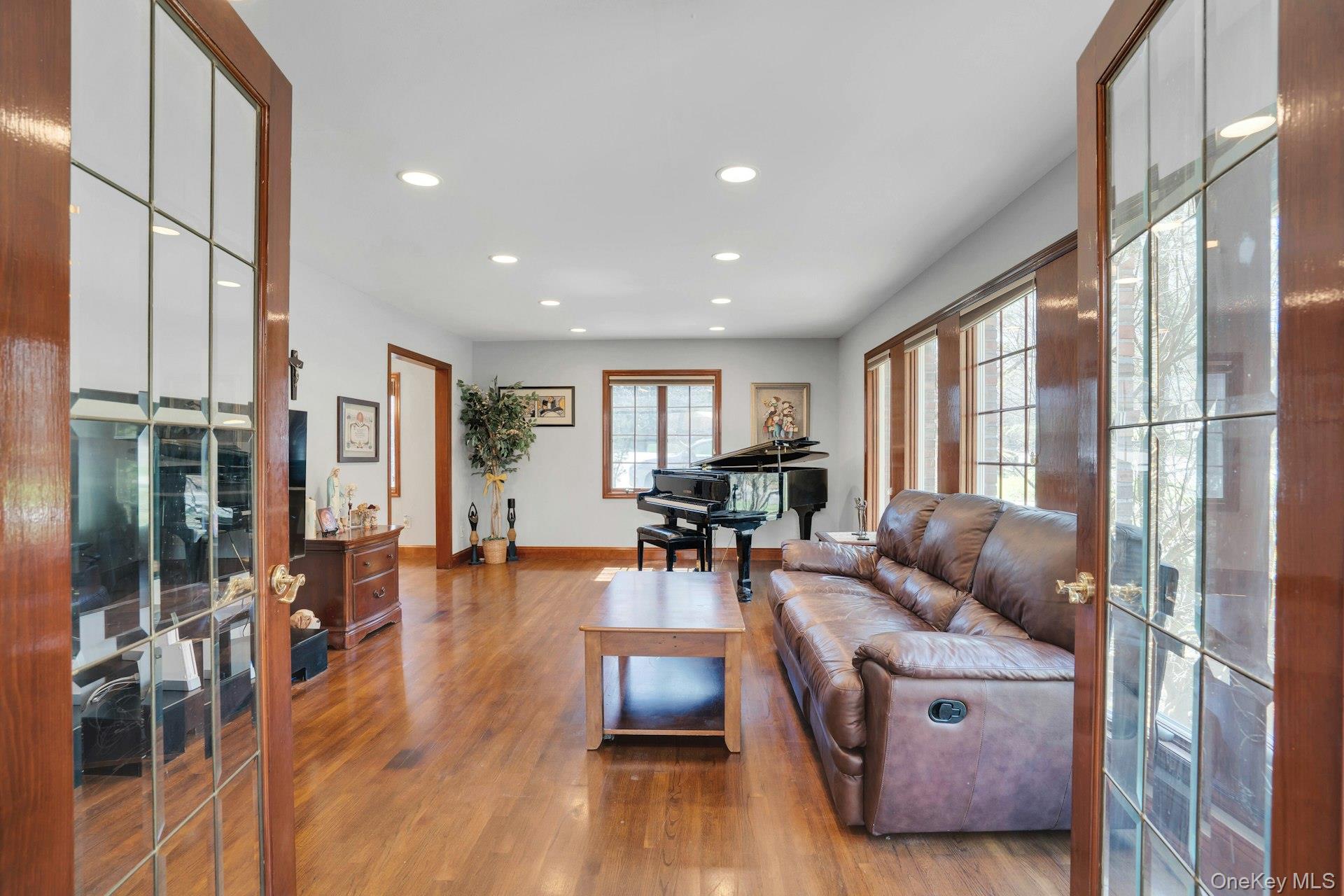 12 Bagatelle Road Dix Hills, NY 11746 - Photo 23 of 48