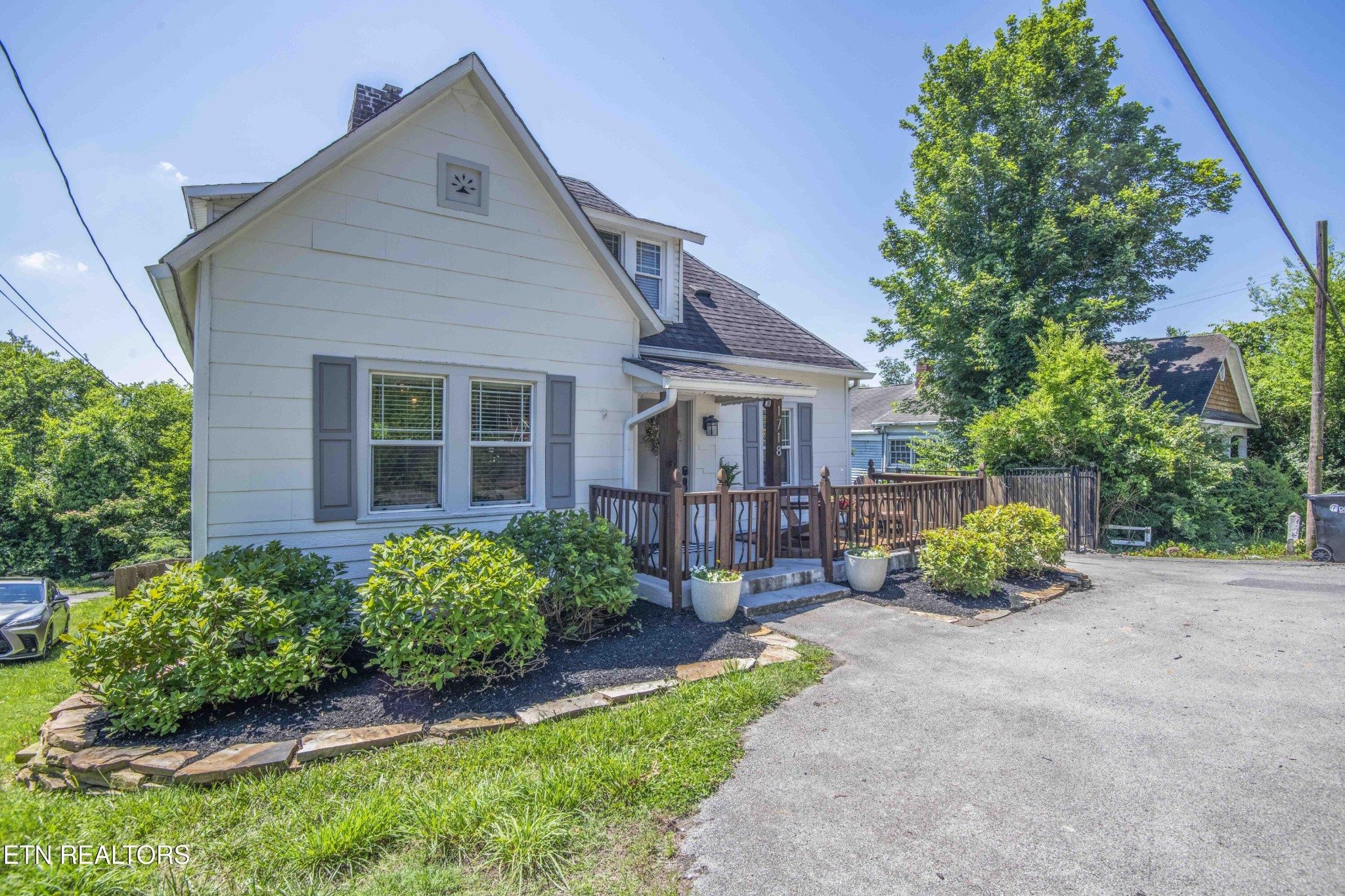1718 Spring Street Powell, TN 37849 - Photo 3 of 59 Gallery Image 3