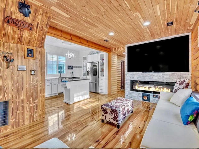 3515 Union Avenue Steger, IL 60475 - Photo 2 of 65 a living room with furniture and a flat screen tv