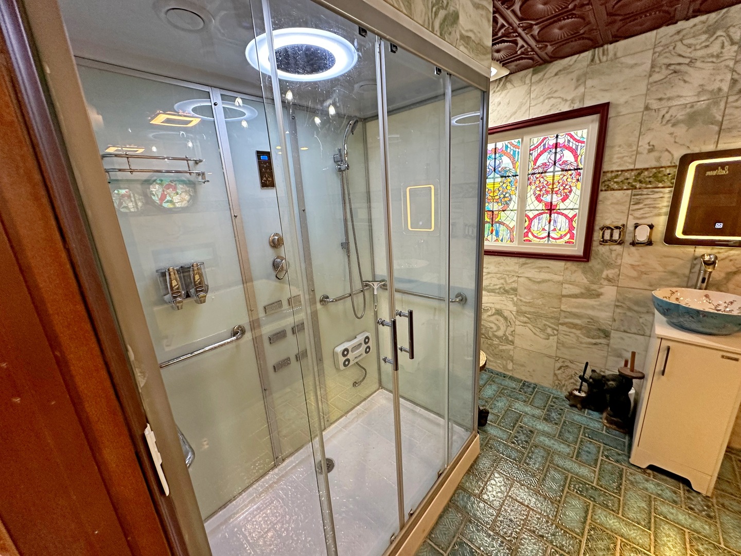 3515 Union Avenue Steger, IL 60475 - Photo 26 of 65 a bathroom with a sink and a mirror