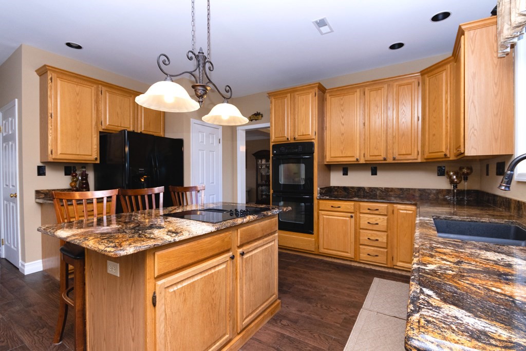 8 Dover Circle Franklin, MA 02038 - Photo 3 of 42