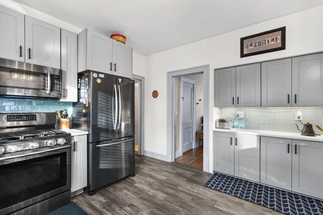 $2,100 | 48 Fuller Avenue Northeast, Grand Rapids, MI 49503