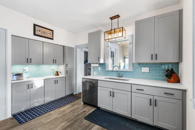 $2,100 | 48 Fuller Avenue Northeast, Grand Rapids, MI 49503