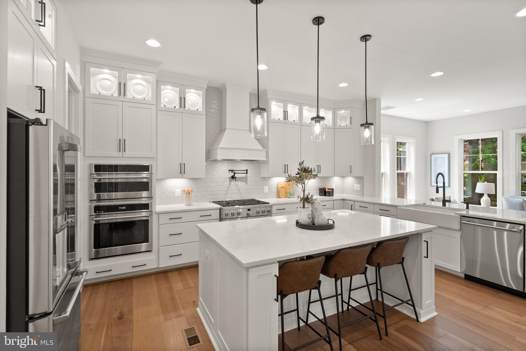 7232 Andrus Road Bethesda, MD 20817 - Photo 9 of 36 Gourmet chef's kitchen with high end appliances.