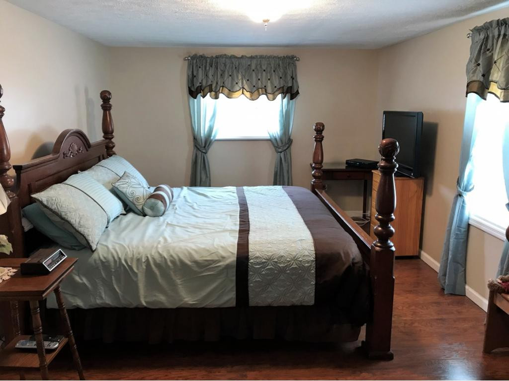 1817 Fairoaks Road Kingsport, TN 37664 - Photo 19 of 31 Bedroom 2