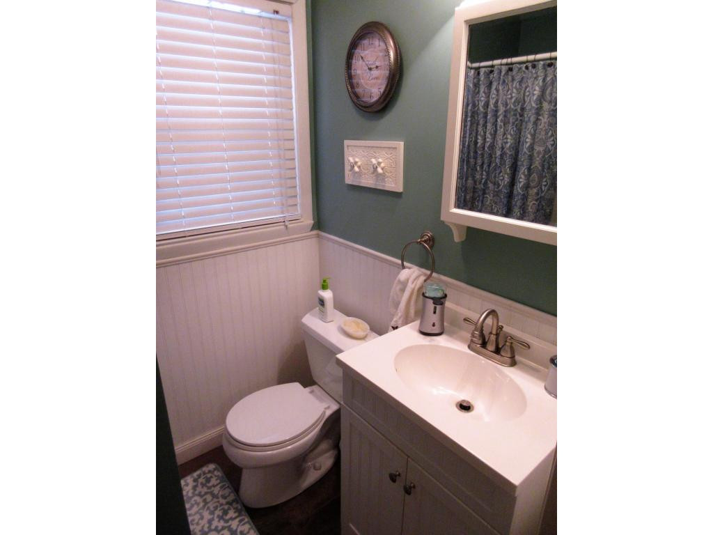 1817 Fairoaks Road Kingsport, TN 37664 - Photo 21 of 31 2nd Full Bath Downstairs