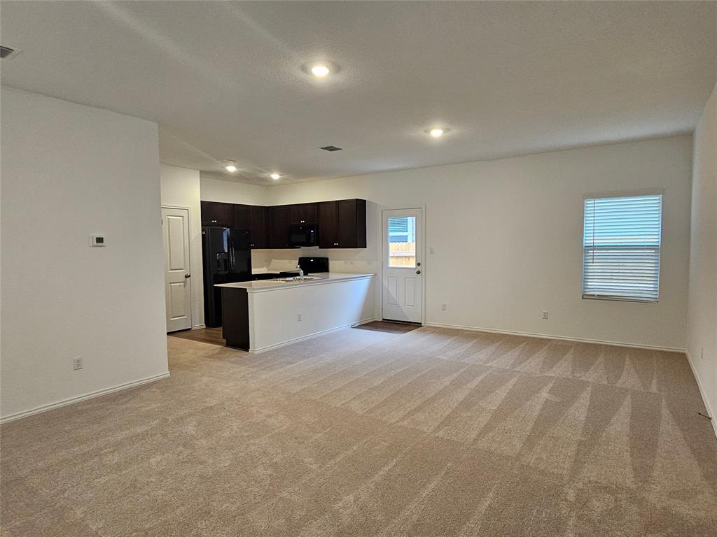 128 Dollars Drive Jarrell, TX 76537 - Photo 4 of 30