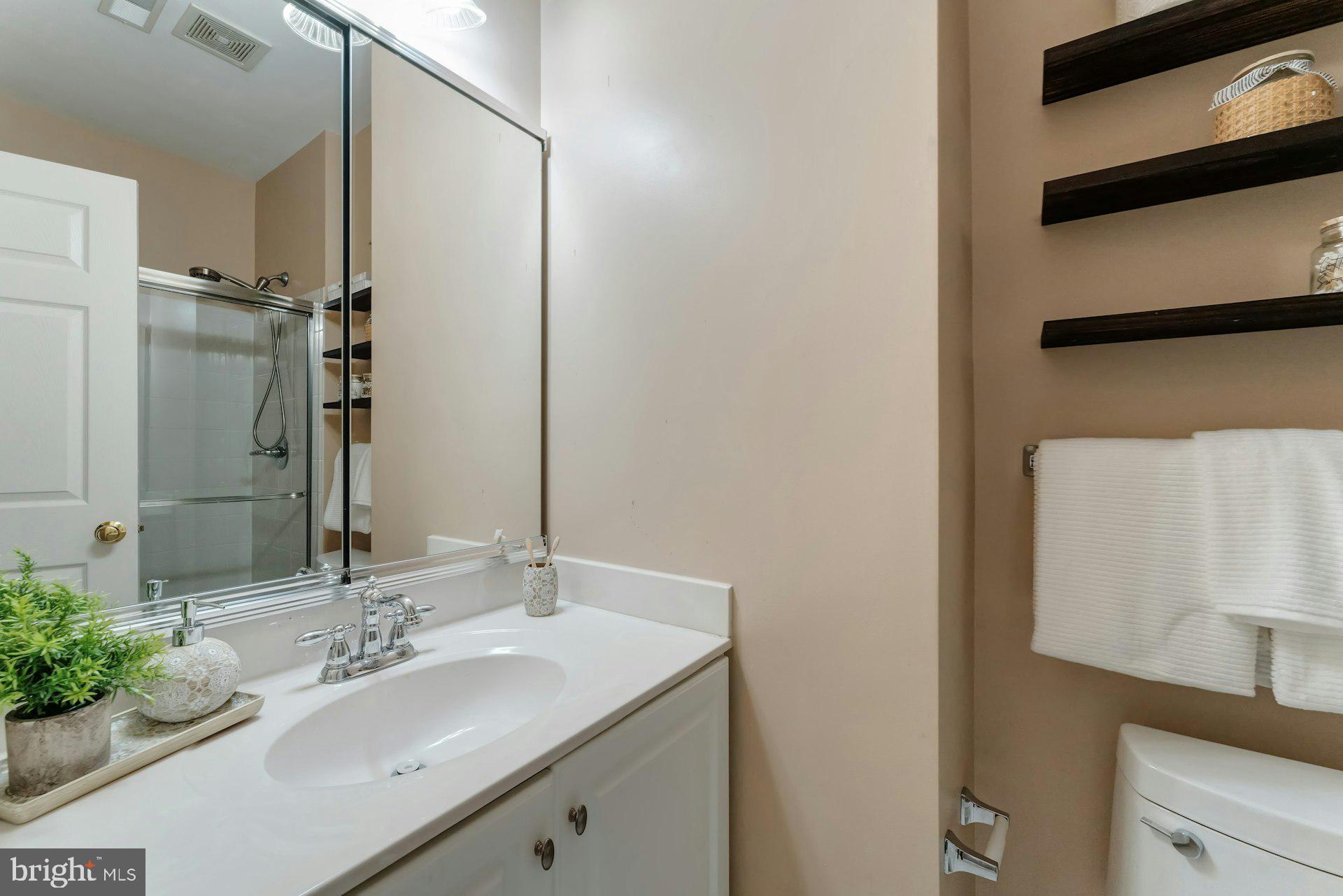 18102 Eaglesham Court Leesburg, VA 20175 - Photo 47 of 92