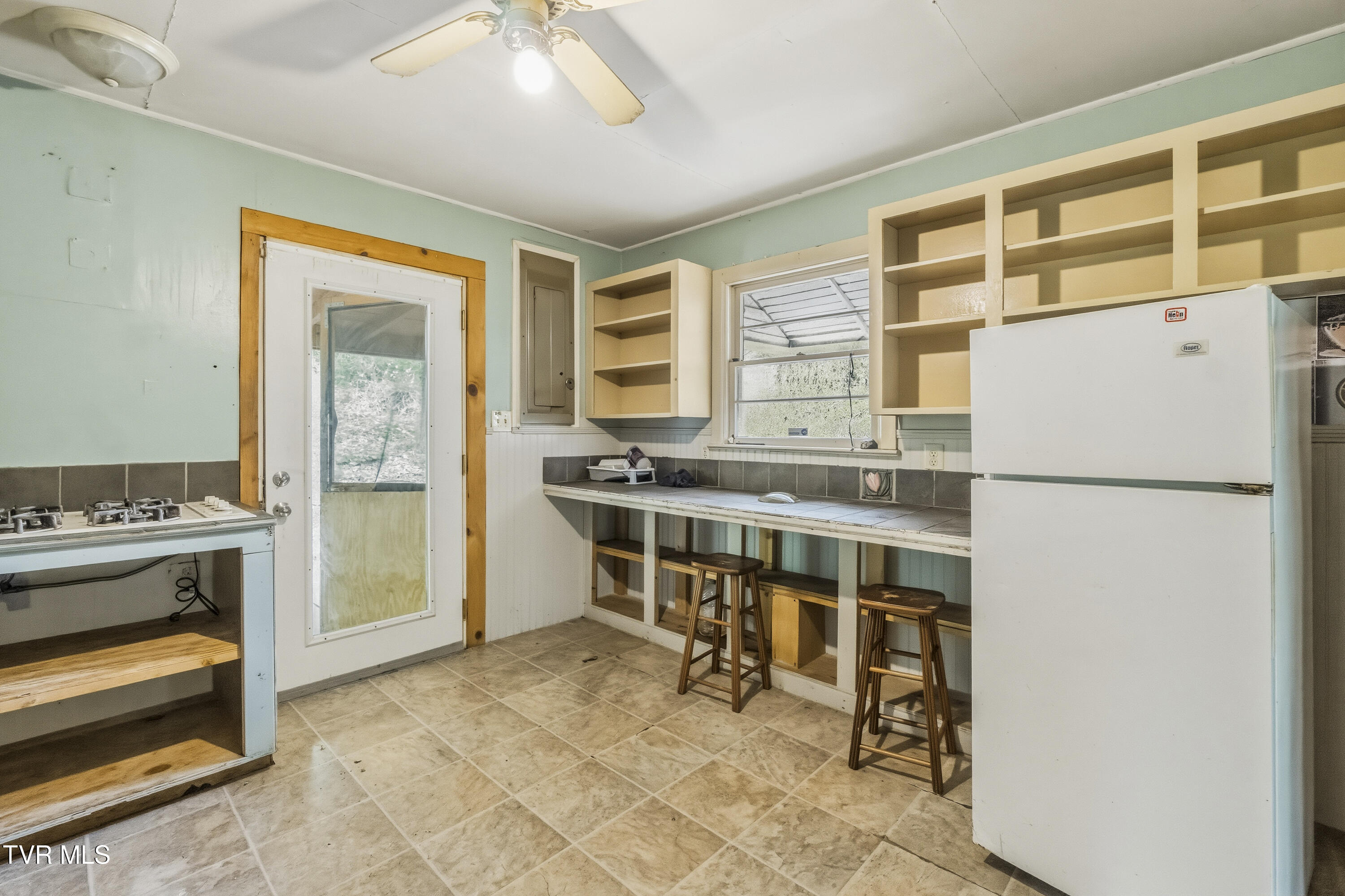 235 House Road Greeneville, TN 37743 - Photo 8 of 45 8