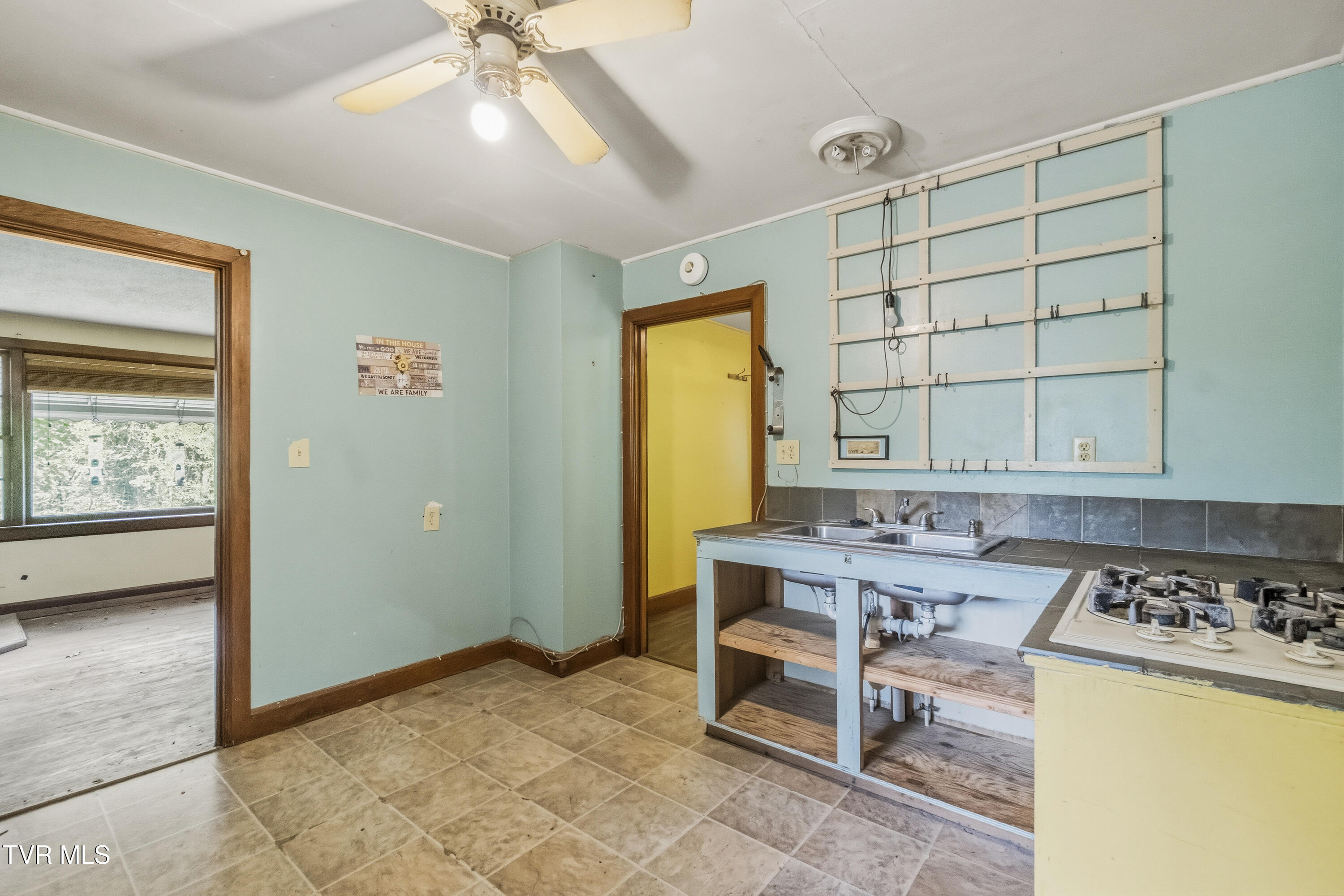 235 House Road Greeneville, TN 37743 - Photo 9 of 45 9