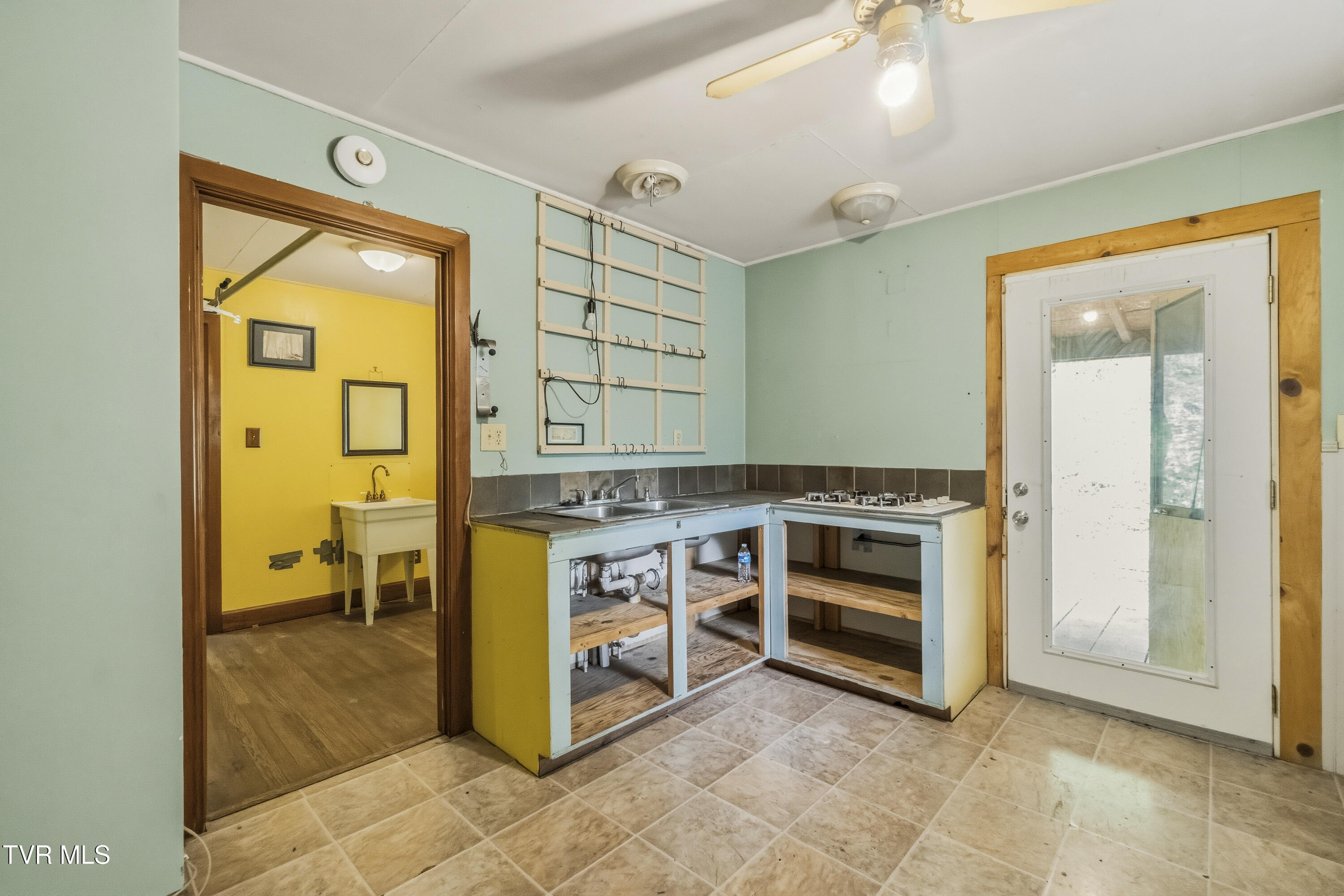 235 House Road Greeneville, TN 37743 - Photo 10 of 45 10