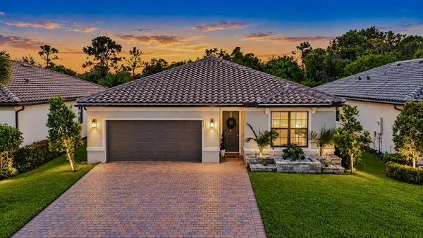 $500,000 | 532 Southeast Villandry Way, Palm City, FL 34990