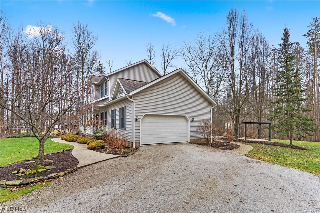 17075 Reeves Road Middlefield, OH 44062 - Photo 6 of 45