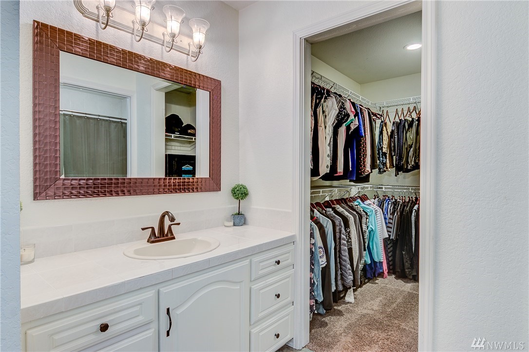 407 218th Street Southwest Bothell, WA 98021 - Photo 12 of 25
