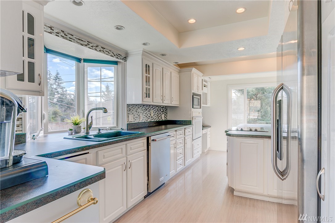 407 218th Street Southwest Bothell, WA 98021 - Photo 4 of 25