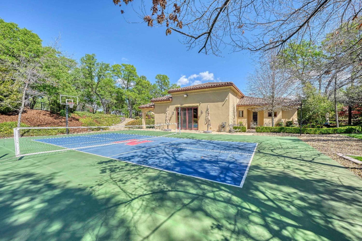 5687 Ridge Park Drive Loomis, CA 95650 - Photo 47 of 79 a front view of a house with a yard