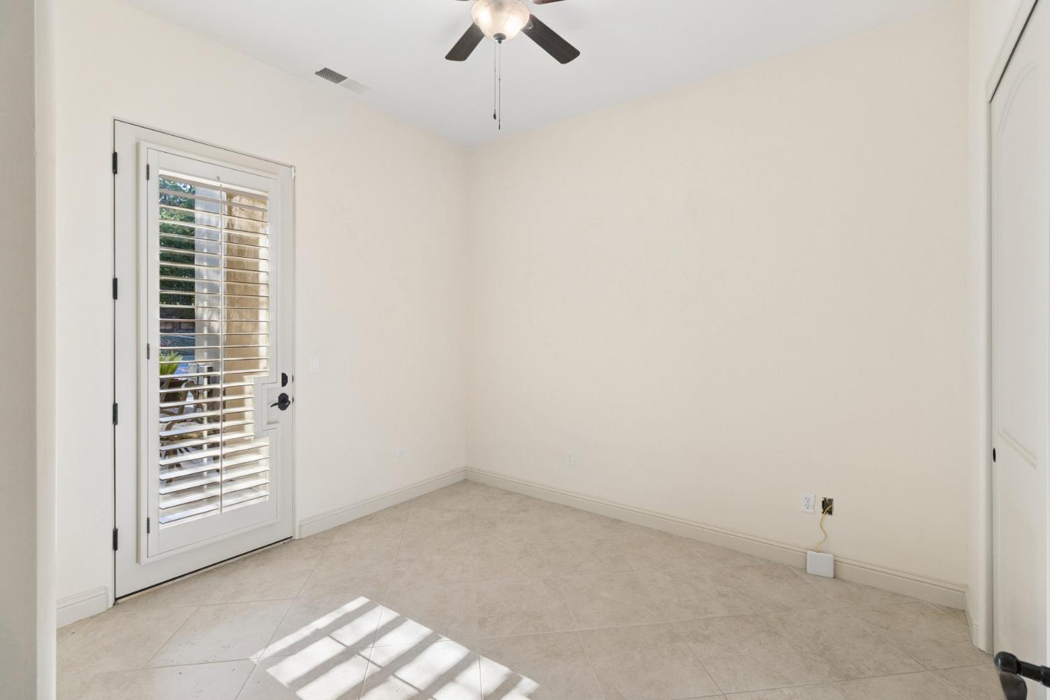 5687 Ridge Park Drive Loomis, CA 95650 - Photo 90 of 97 an empty room with windows