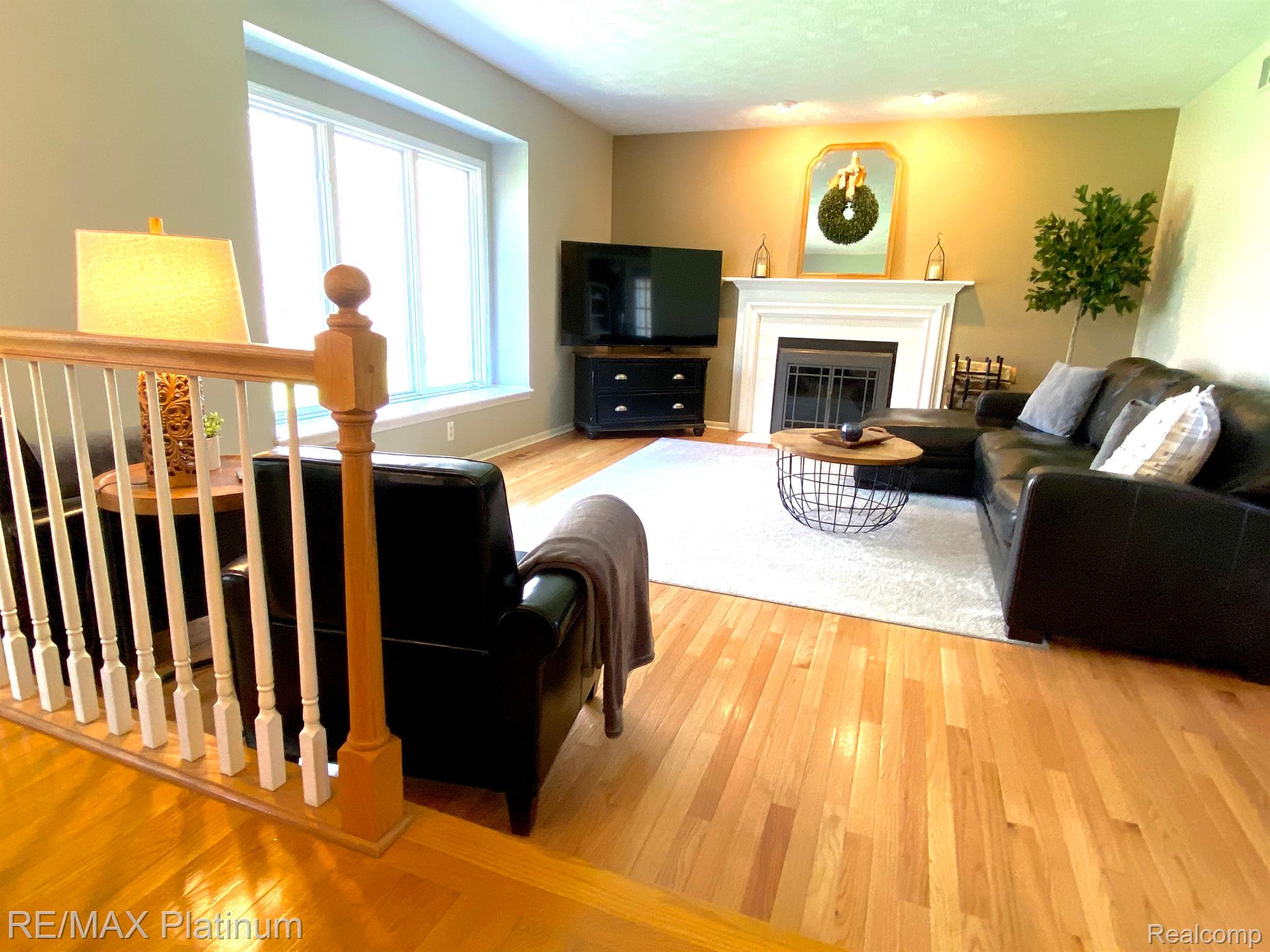 1044 Elk Run Howell, MI 48843 - Photo 11 of 33 Kitchen looking into Great Room