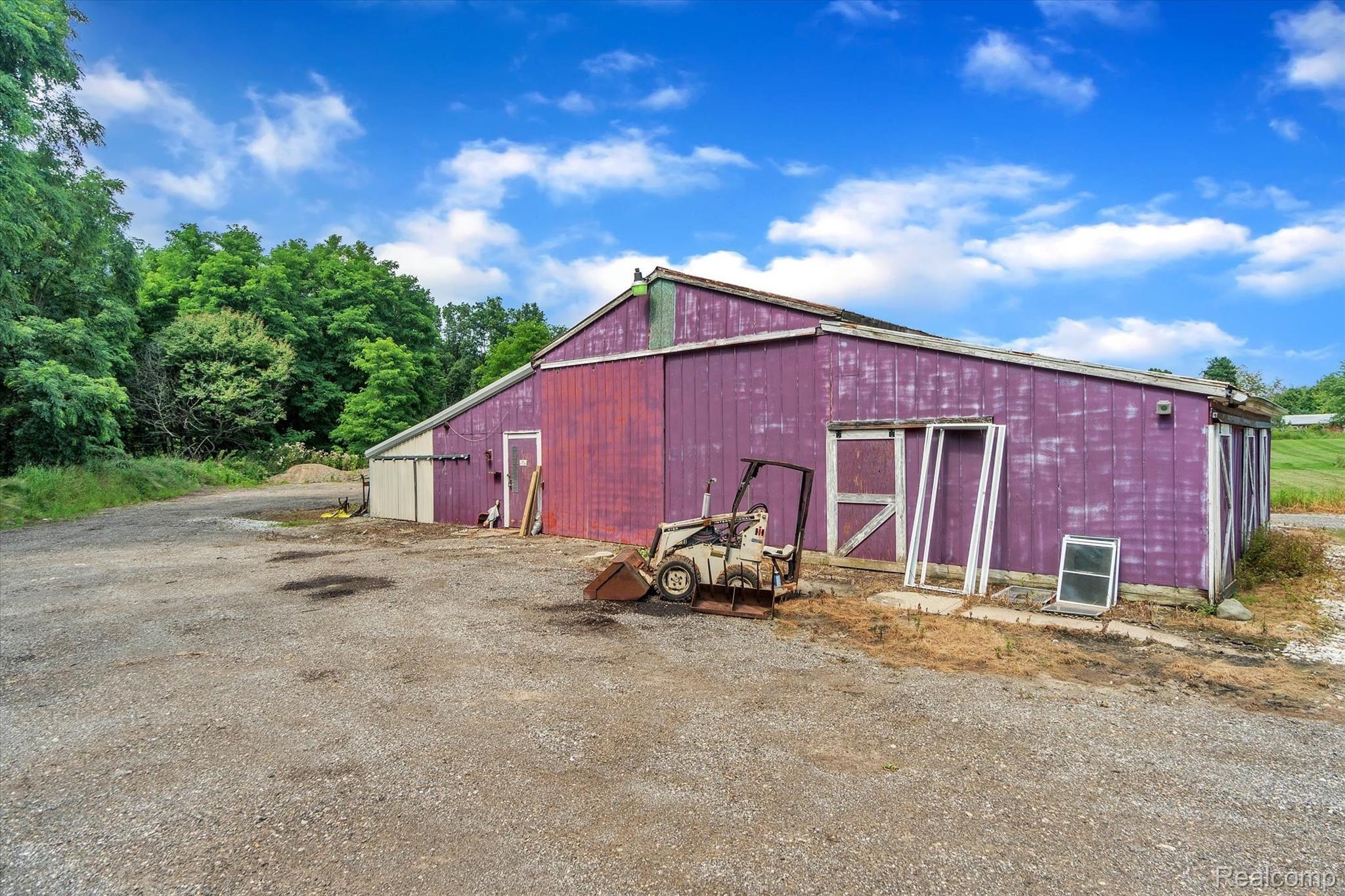 4661 Crooked Lake Road Howell, MI 48843 - Photo 36 of 47 Pole/Horse Barn Needs A Little TLC