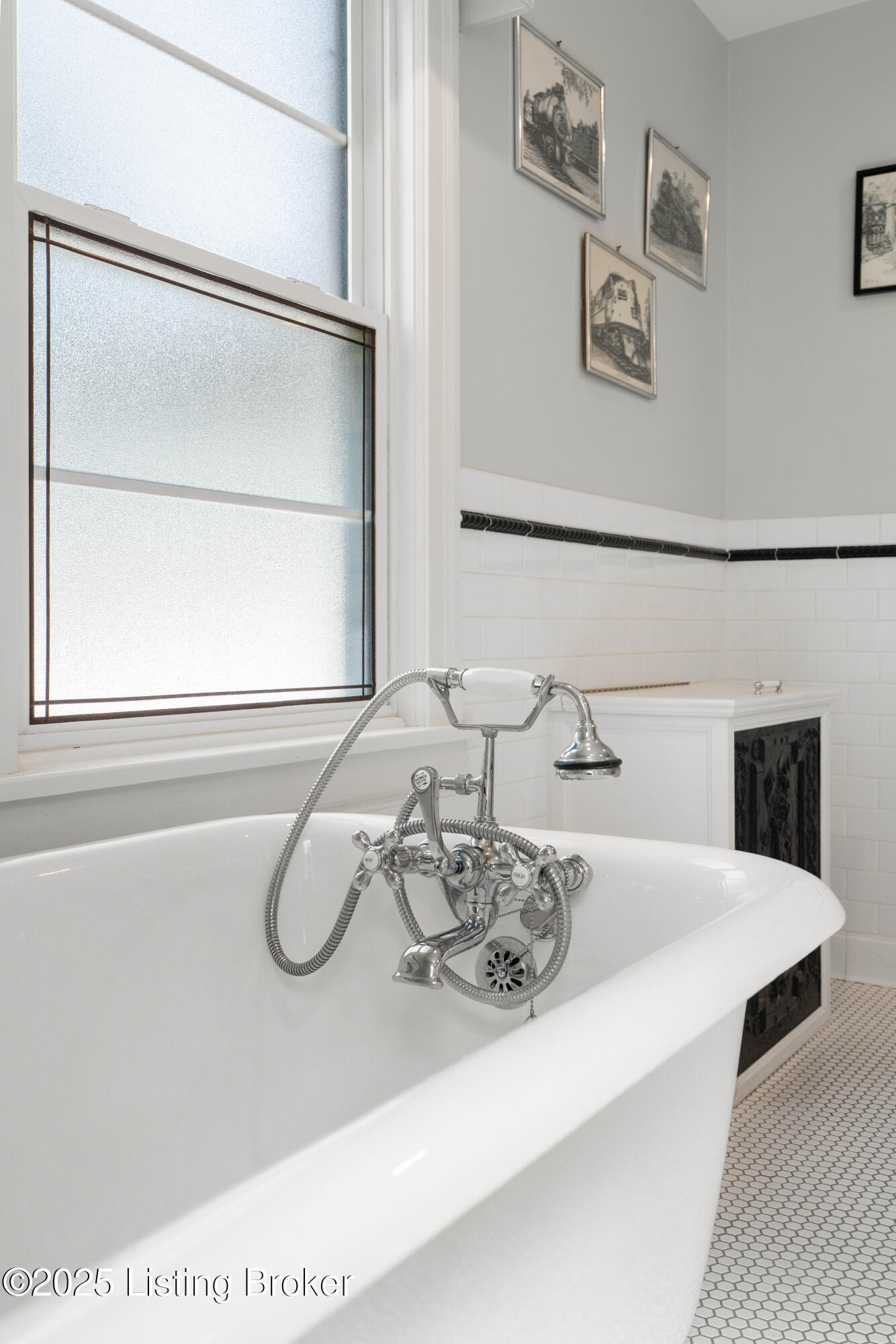 212 Merriman Road Louisville, KY 40207 - Photo 15 of 25 DSC01007