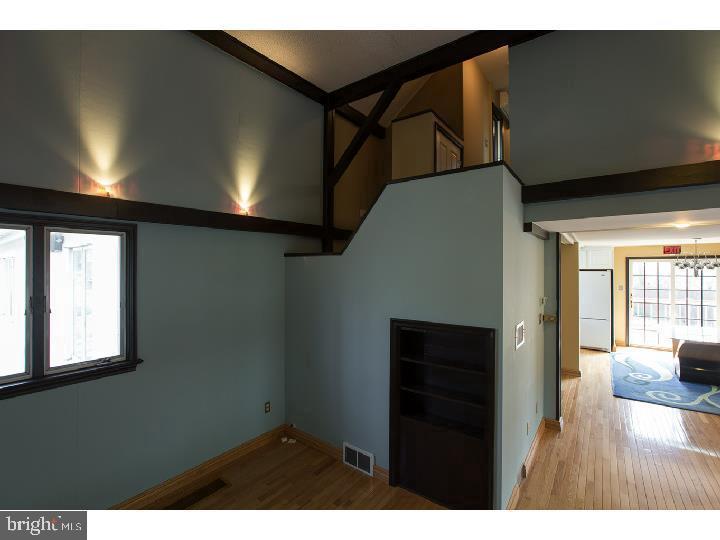 35 Beulah Road Doylestown, PA 18901 - Photo 7 of 41 a view of an entryway