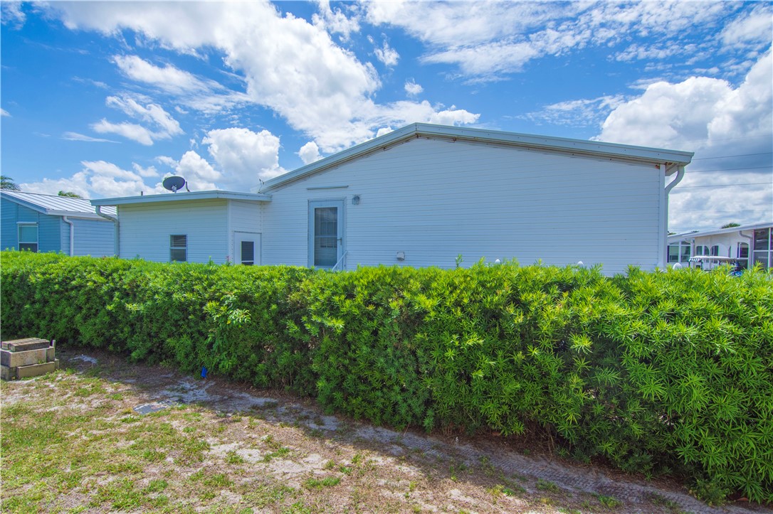 7669 Chasta Road, Unit 13 Sebastian, FL 32976 - Photo 4 of 34