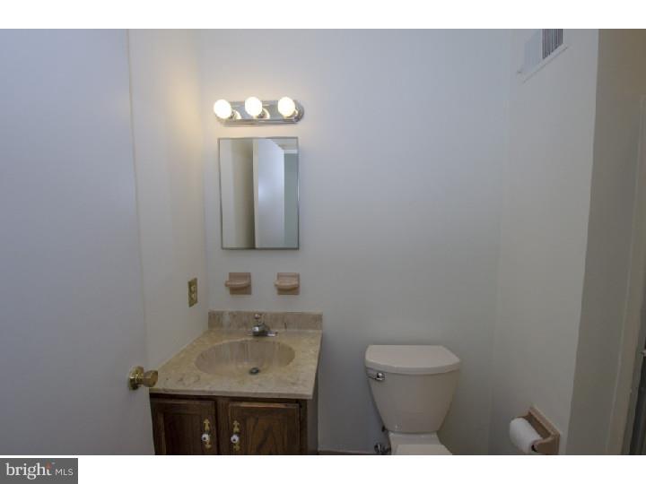 114 Valley Stream Circle Chesterbrook, PA 19087 - Photo 12 of 18 Gallery Image 12