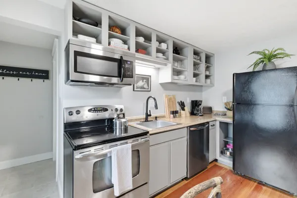 $2,250 | 65 South Elm Street, Unit 3, Manchester, NH 03103