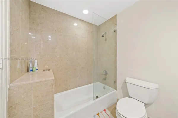 $8,500 | 848 Brickell Key Drive, Unit 201, Miami, FL 33131