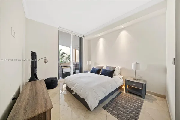 $8,500 | 848 Brickell Key Drive, Unit 201, Miami, FL 33131